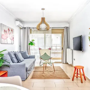 Daire Traveler 85m2 Private Parking Next To Center, Selanik