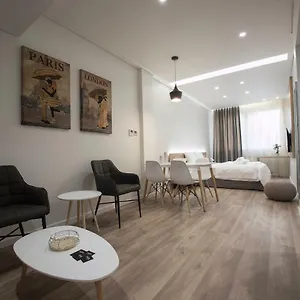  Apartament Ornament Suites, Nilie Hospitality Mgmt